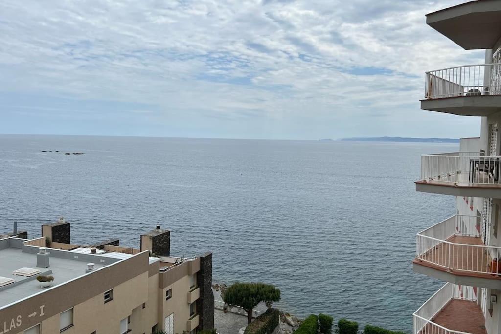 Apartamento Tres Habitaciones Con Vistas Al Mar En Росес Екстериор снимка