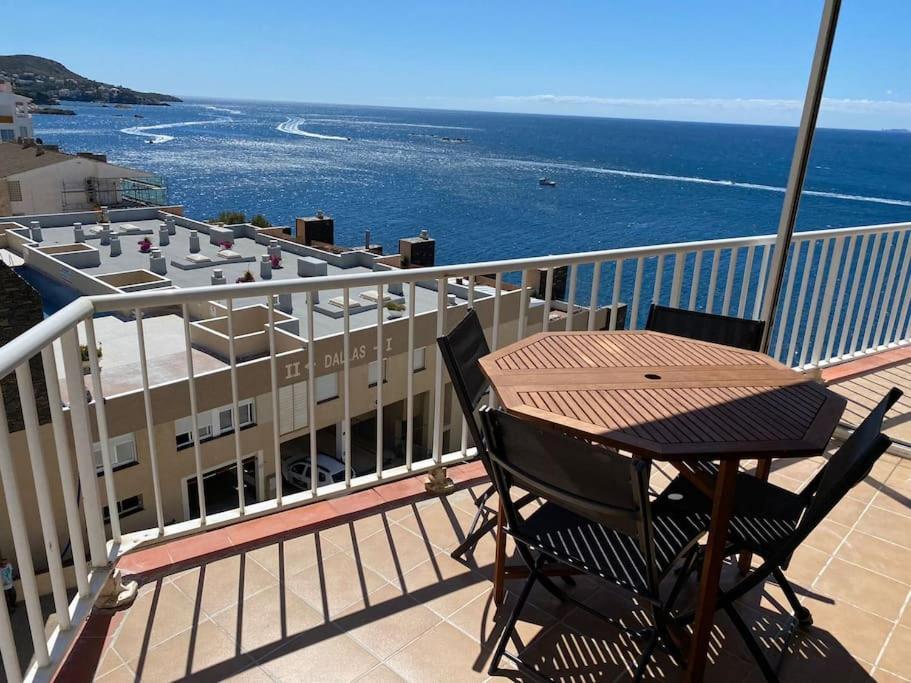 Apartamento Tres Habitaciones Con Vistas Al Mar En Росес Екстериор снимка