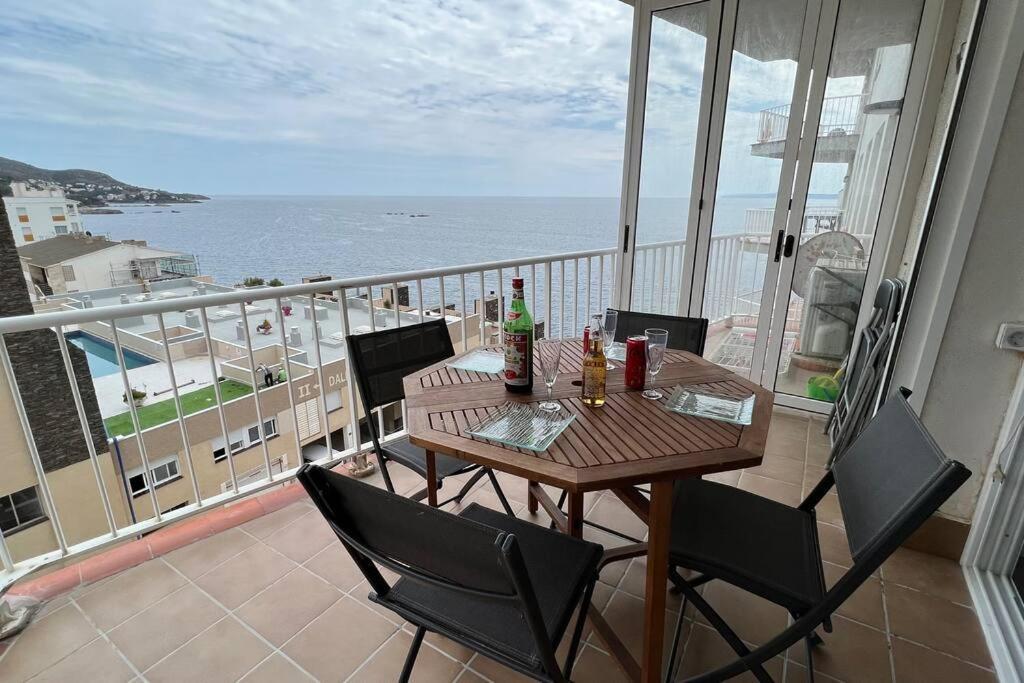 Apartamento Tres Habitaciones Con Vistas Al Mar En Росес Екстериор снимка